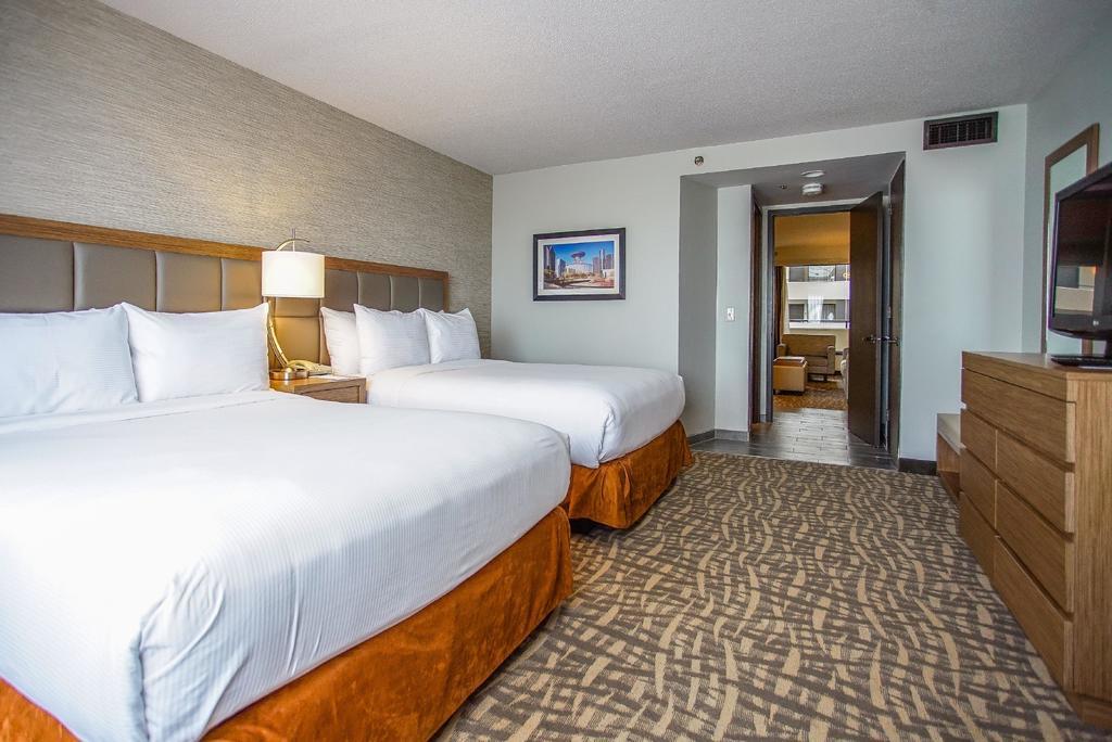 Ramada By Wyndham Southfield Hotel Exterior photo