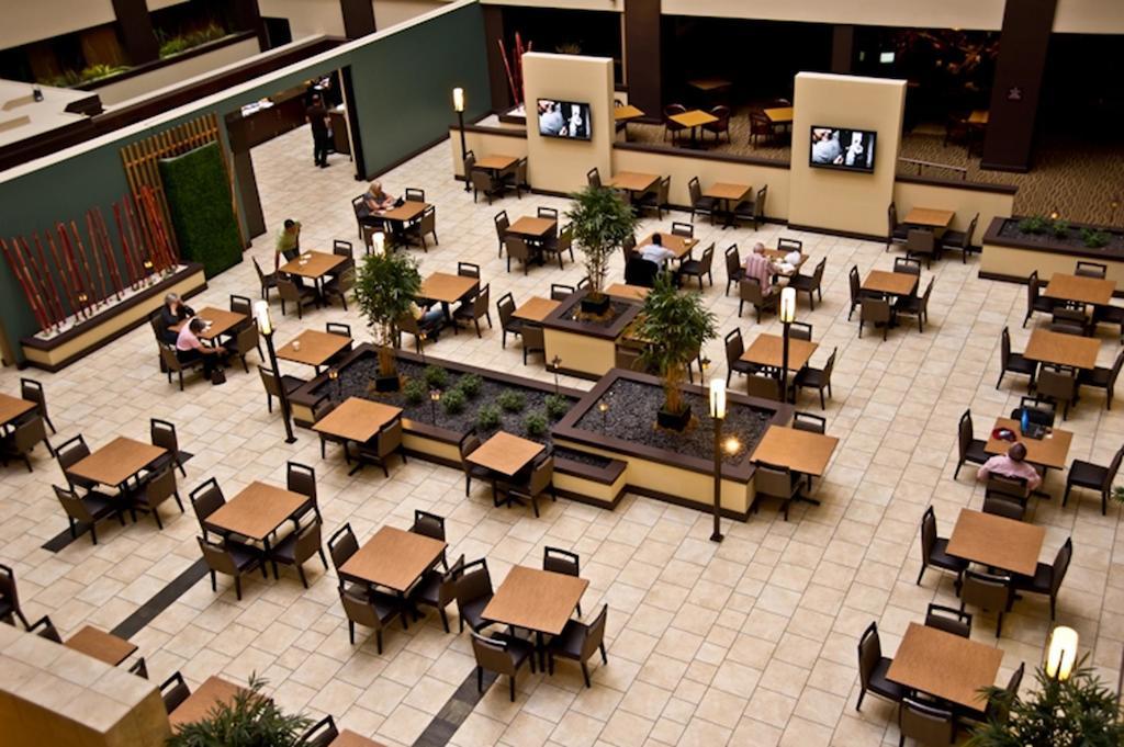 Ramada By Wyndham Southfield Hotel Exterior photo
