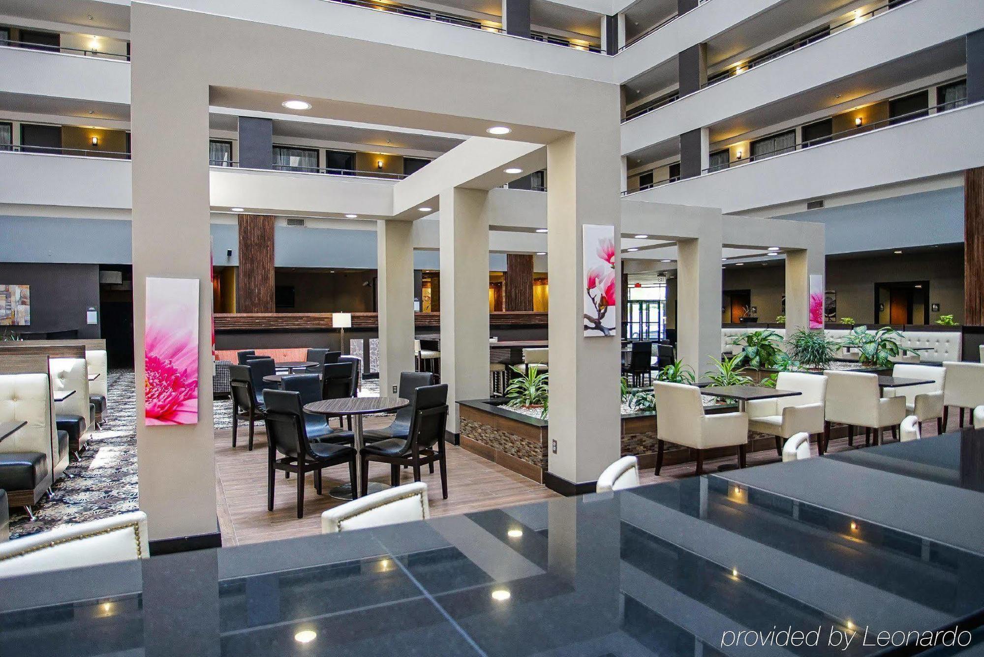 Ramada By Wyndham Southfield Hotel Exterior photo