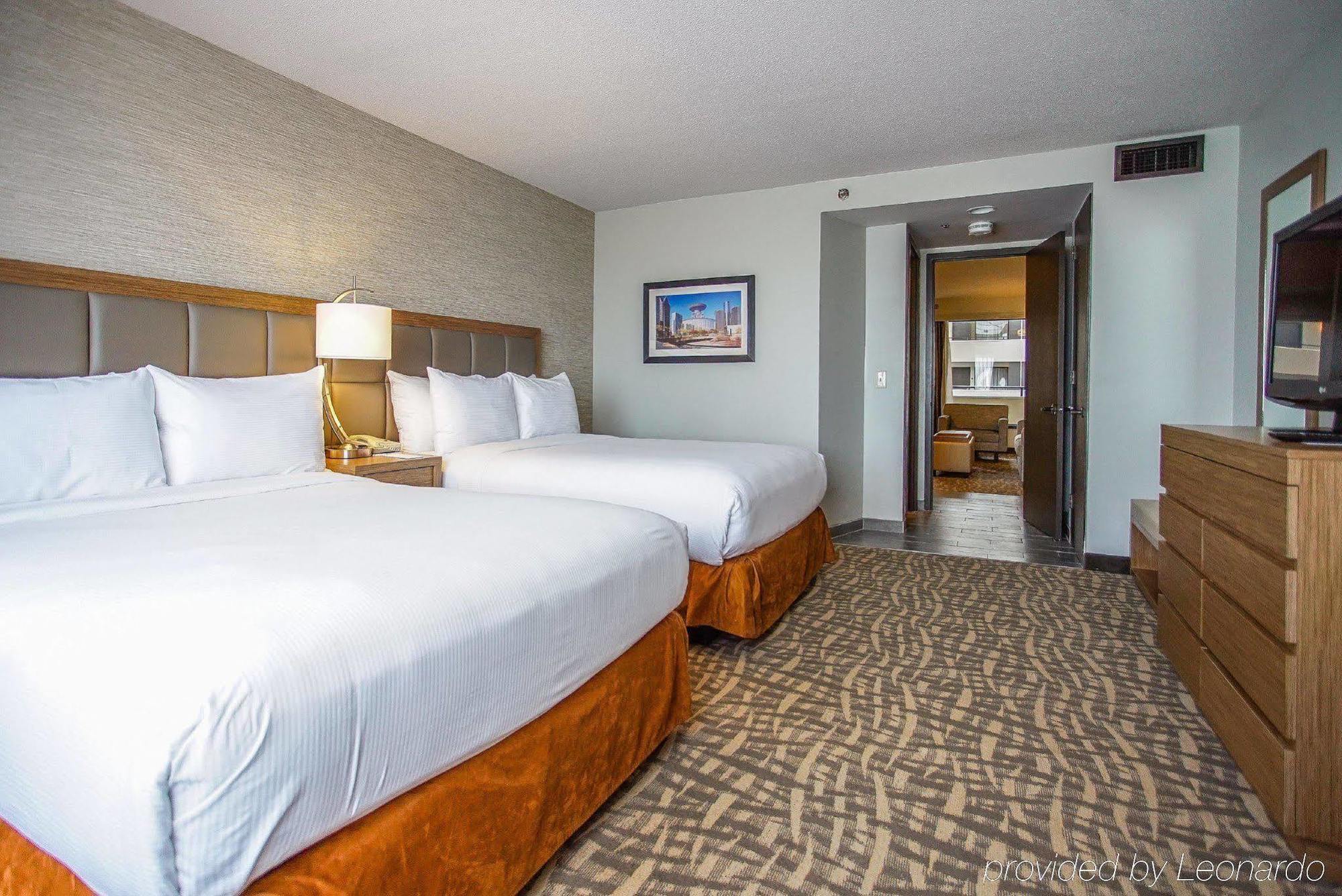 Ramada By Wyndham Southfield Hotel Exterior photo