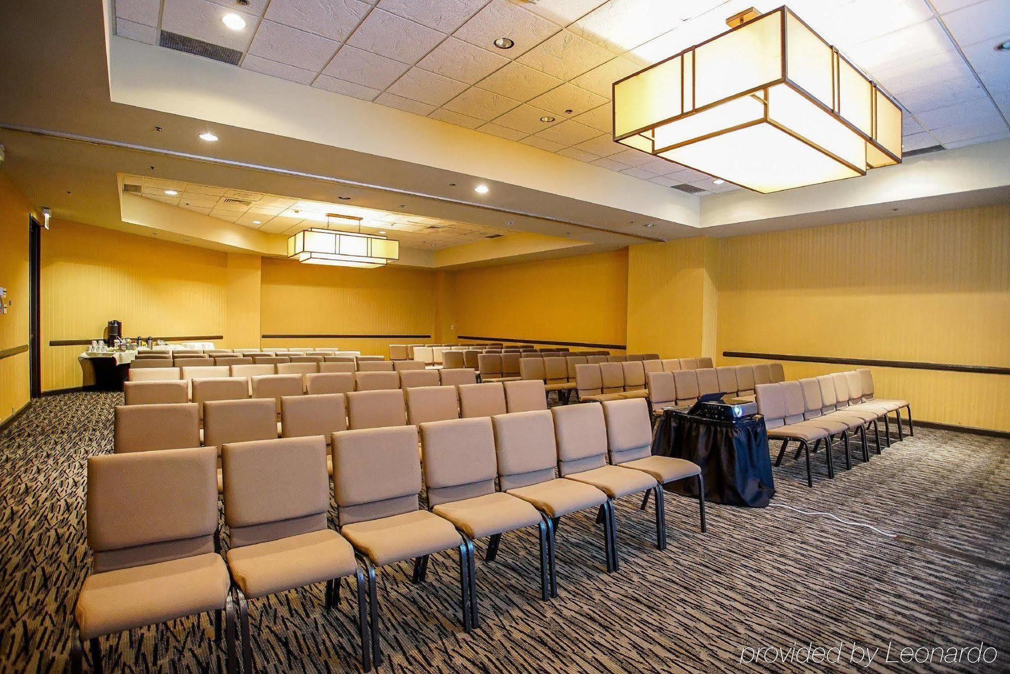 Ramada By Wyndham Southfield Hotel Exterior photo