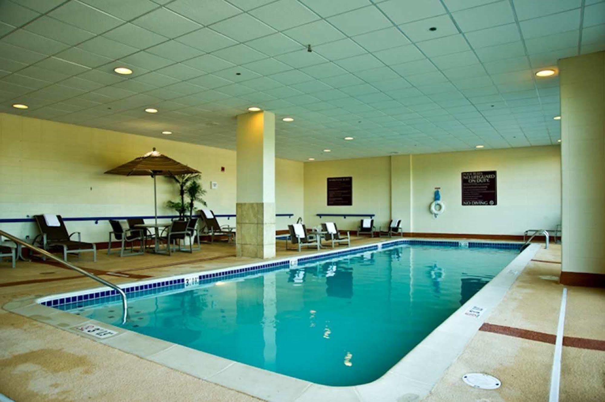 Ramada By Wyndham Southfield Hotel Facilities photo